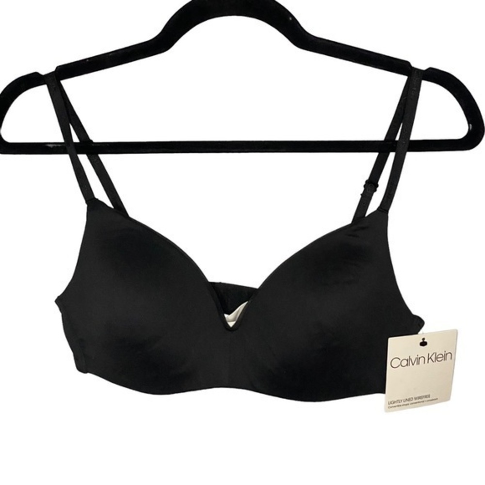 Black Calvin Klein bra size 34B